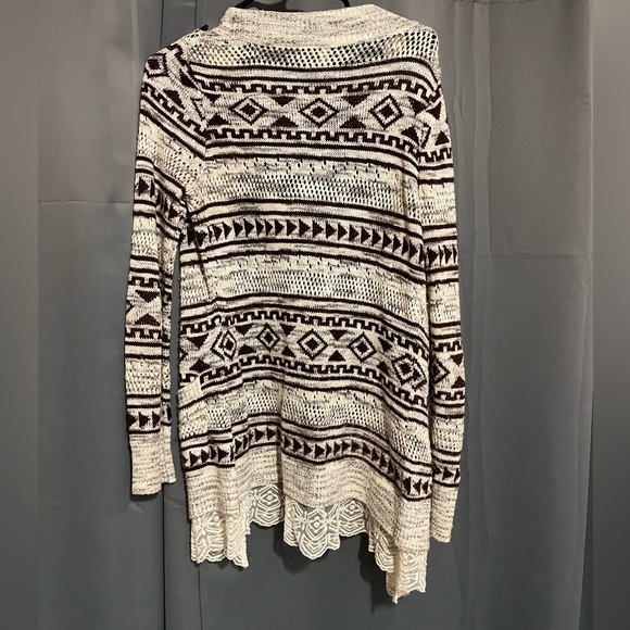 Vanity Tribal Cardigan with lace on the bottom. - Picture 1 of 3